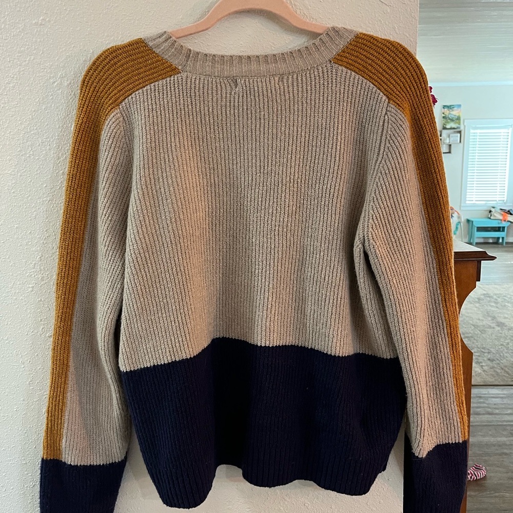 sweater - Picture 2 of 3